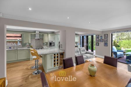 5 bedroom Detached house for sale in Tetney Road, Humberston, DN36