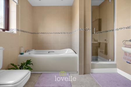 5 bedroom Detached house for sale in Tetney Road, Humberston, DN36