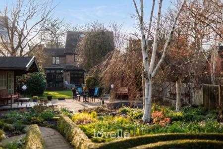 5 bedroom Detached house for sale in Tetney Road, Humberston, DN36