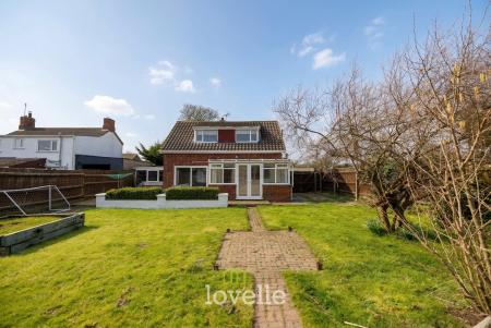 3 bedroom Detached house for sale in Churchthorpe, Fulstow, LN11