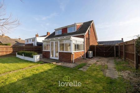 3 bedroom Detached house for sale in Churchthorpe, Fulstow, LN11