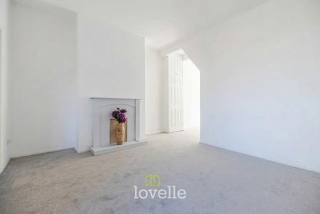 3 bedroom Terraced House for sale in College Street, Cleethorpes, DN35