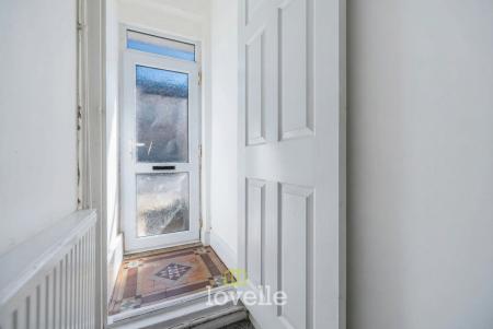 3 bedroom Terraced House for sale in College Street, Cleethorpes, DN35