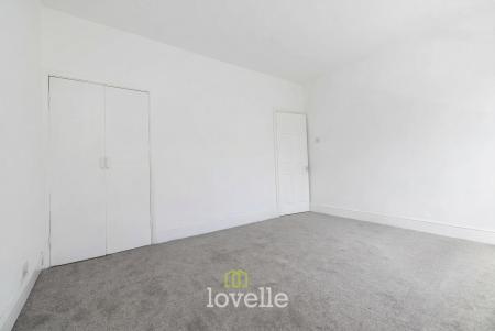 3 bedroom Terraced House for sale in College Street, Cleethorpes, DN35