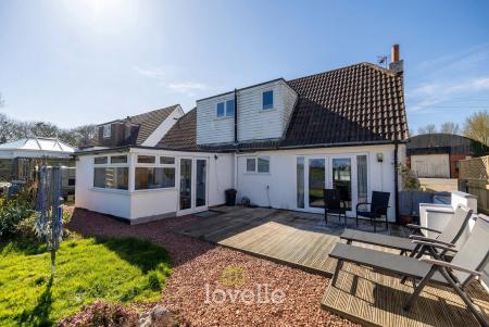 4 bedroom Detached house for sale in Lock Road, North Cotes, DN36