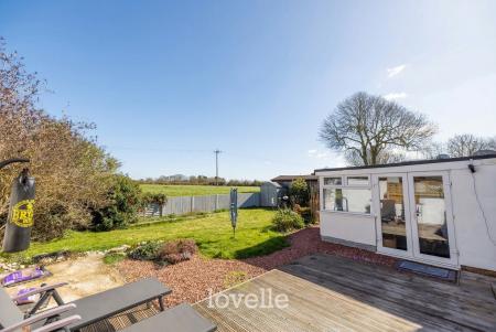 4 bedroom Detached house for sale in Lock Road, North Cotes, DN36