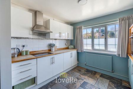 4 bedroom Detached house for sale in Lock Road, North Cotes, DN36