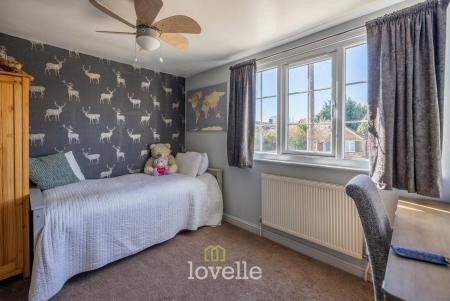 4 bedroom Detached house for sale in Lock Road, North Cotes, DN36