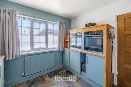 4 bedroom Detached house for sale in Lock Road, North Cotes, DN36