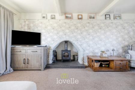 4 bedroom Detached house for sale in Lock Road, North Cotes, DN36