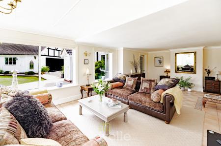 4 bedroom Detached house for sale in Cassbrook Drive, Fulstow, LN11