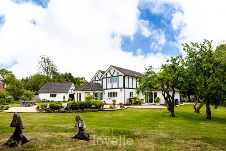 4 bedroom Detached house for sale in Cassbrook Drive, Fulstow, LN11