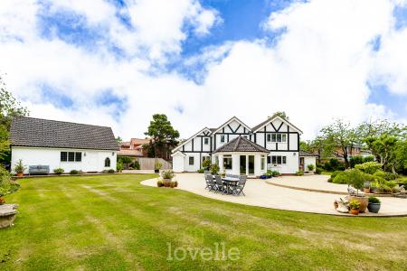 4 bedroom Detached house for sale in Cassbrook Drive, Fulstow, LN11