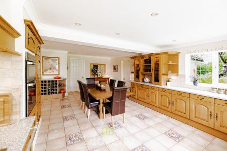 4 bedroom Detached house for sale in Cassbrook Drive, Fulstow, LN11