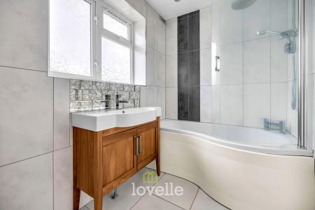 3 bedroom Semi-detached house for sale in Windsor Road, Cleethorpes, DN35