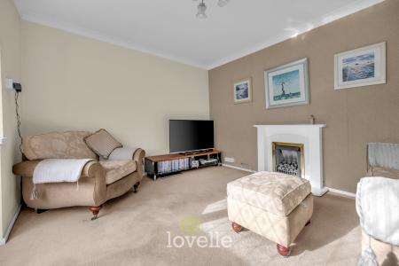 3 bedroom Semi-detached house for sale in Windsor Road, Cleethorpes, DN35