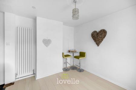 3 bedroom Semi-detached house for sale in Windsor Road, Cleethorpes, DN35