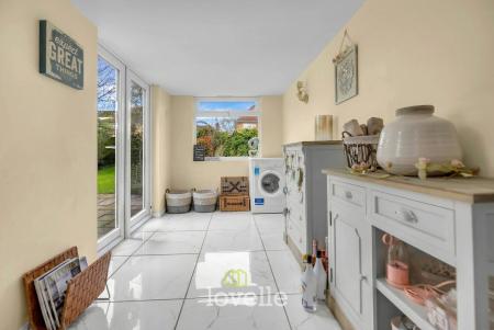 3 bedroom Semi-detached house for sale in Windsor Road, Cleethorpes, DN35