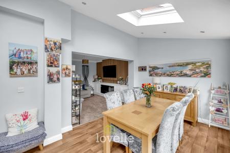 4 bedroom Detached house for sale in Berkeley Road, Cleethorpes, DN35