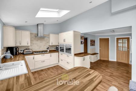 4 bedroom Detached house for sale in Berkeley Road, Cleethorpes, DN35