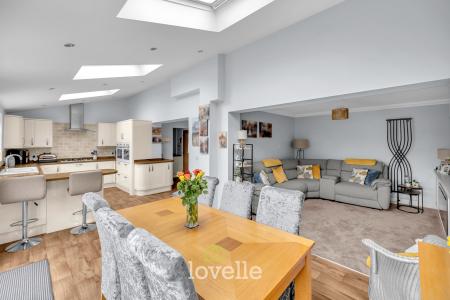 4 bedroom Detached house for sale in Berkeley Road, Cleethorpes, DN35