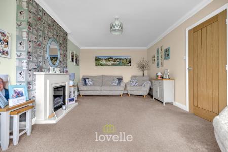 4 bedroom Detached house for sale in Berkeley Road, Cleethorpes, DN35