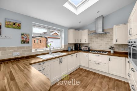 4 bedroom Detached house for sale in Berkeley Road, Cleethorpes, DN35