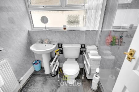 3 bedroom Terraced House for sale in Brereton Avenue, Cleethorpes, DN35