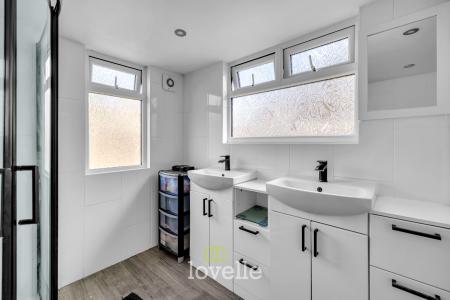 3 bedroom Semi-detached house for sale in Durham Road, Cleethorpes, DN35