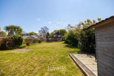 4 bedroom Detached house for sale in Humberston Avenue, Humberston, DN36