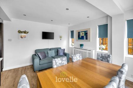 4 bedroom Detached house for sale in Humberston Avenue, Humberston, DN36