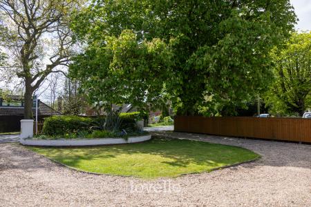 4 bedroom Detached house for sale in Humberston Avenue, Humberston, DN36