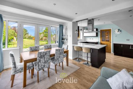 4 bedroom Detached house for sale in Humberston Avenue, Humberston, DN36