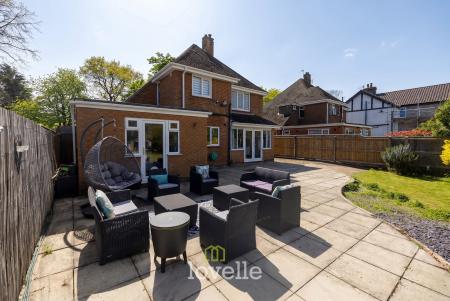 4 bedroom Detached house for sale in Humberston Avenue, Humberston, DN36
