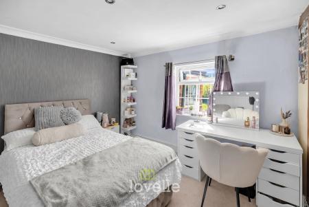 4 bedroom Detached house for sale in Main Street, Fulstow, LN11