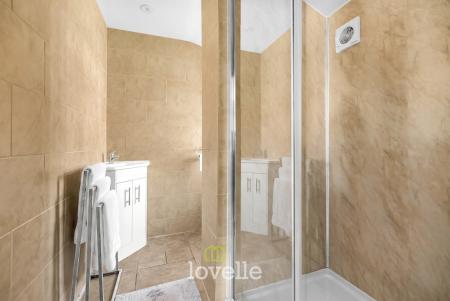 4 bedroom Detached house for sale in Main Street, Fulstow, LN11