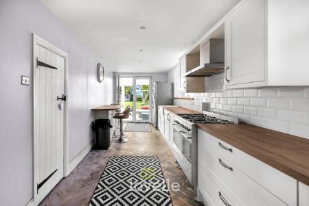 4 bedroom Detached house for sale in Main Street, Fulstow, LN11