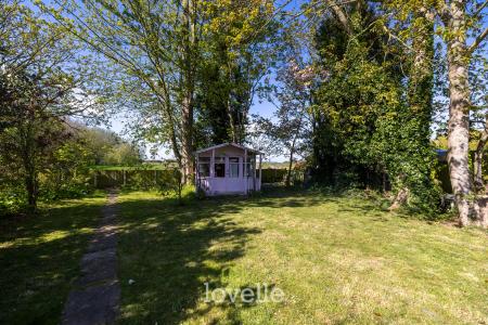 4 bedroom Detached house for sale in Main Street, Fulstow, LN11