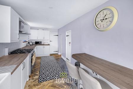 4 bedroom Detached house for sale in Main Street, Fulstow, LN11