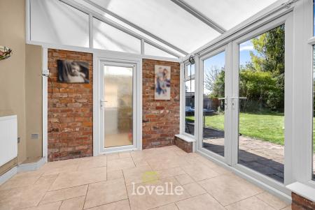 4 bedroom Detached house for sale in Main Street, Fulstow, LN11