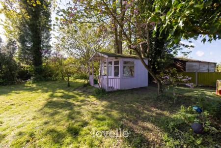 4 bedroom Detached house for sale in Main Street, Fulstow, LN11