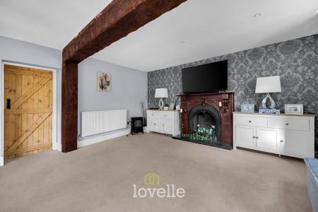 4 bedroom Detached house for sale in Main Street, Fulstow, LN11