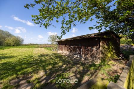 4 bedroom Detached house for sale in Main Street, Fulstow, LN11