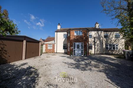 4 bedroom Detached house for sale in Main Street, Fulstow, LN11