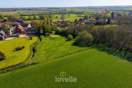 4 bedroom Detached house for sale in Main Street, Fulstow, LN11