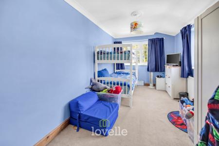 4 bedroom Detached house for sale in Main Street, Fulstow, LN11