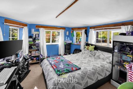 4 bedroom Detached house for sale in Main Street, Fulstow, LN11