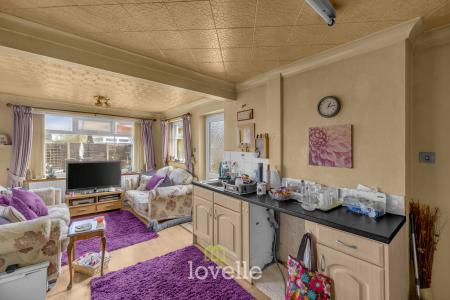 3 bedroom Semi-detached bungalow for sale in Swales Road, Humberston, DN36