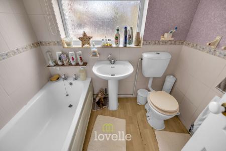 3 bedroom Semi-detached bungalow for sale in Swales Road, Humberston, DN36