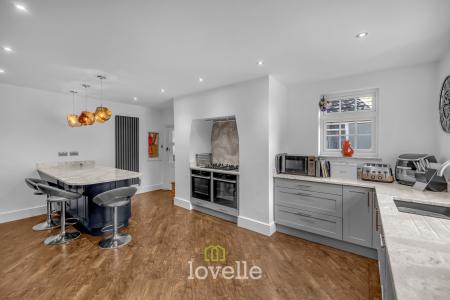 5 bedroom Detached house for sale in Church Lane, Marshchapel, DN36